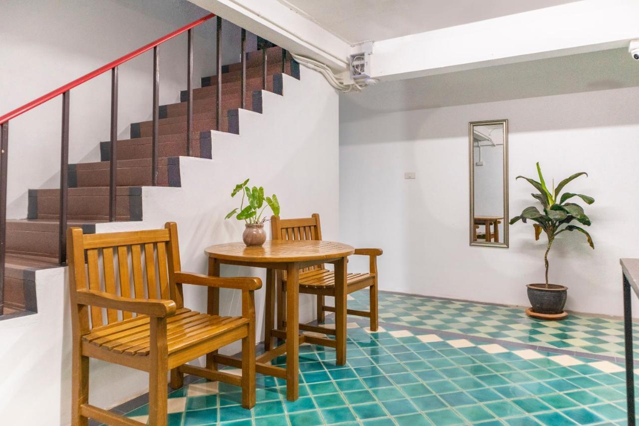 Oyo 736 Poshtel 3*