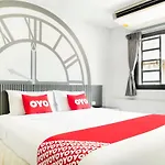 Oyo 501 At Night Hostel