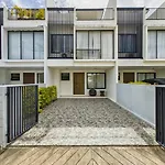 Townhouse In Laguna Park