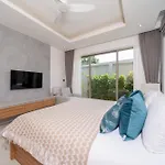 Villa Private Swimming Pool And Garden