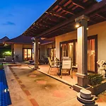 Villa White Elephants