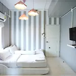 Meroom