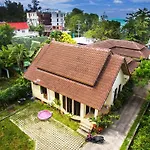Villa Behind The Phuket Sea