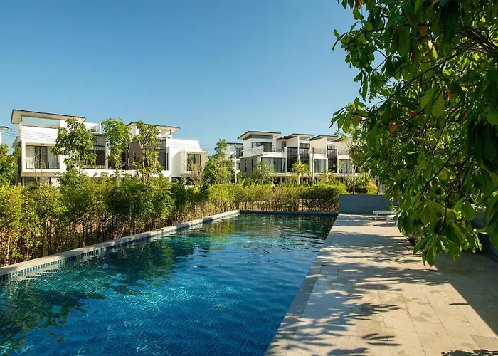 2 Bdr Townhouse In Laguna Park By Capitalpro