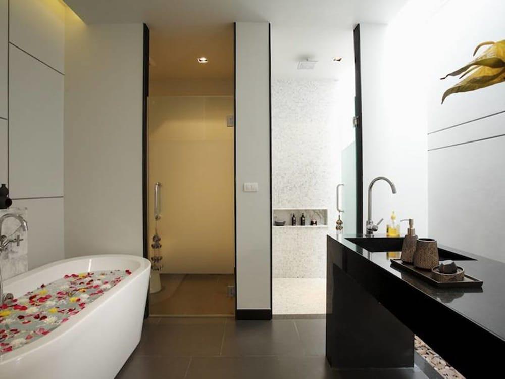 Wings By Two Hotel 4*