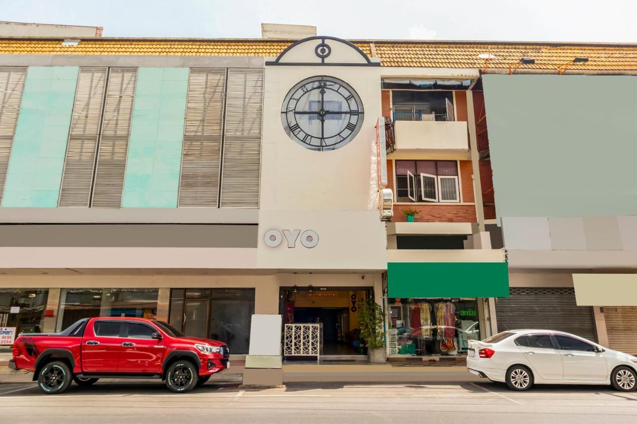 Oyo 501 At Night Hotel