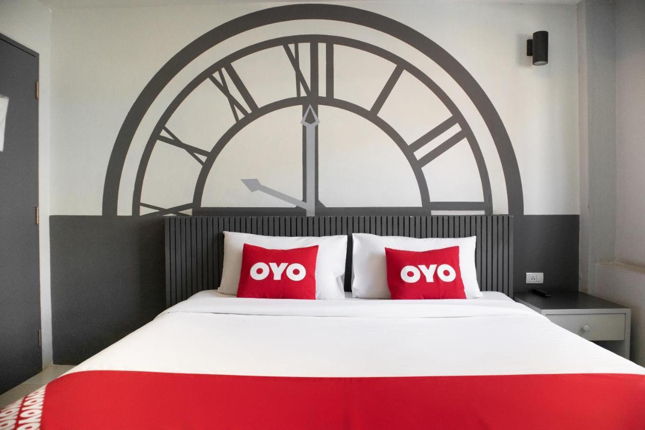 Hotel Oyo 501 At Night Phuket