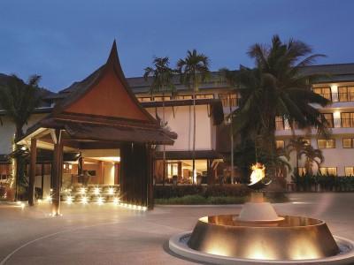 Radisson &