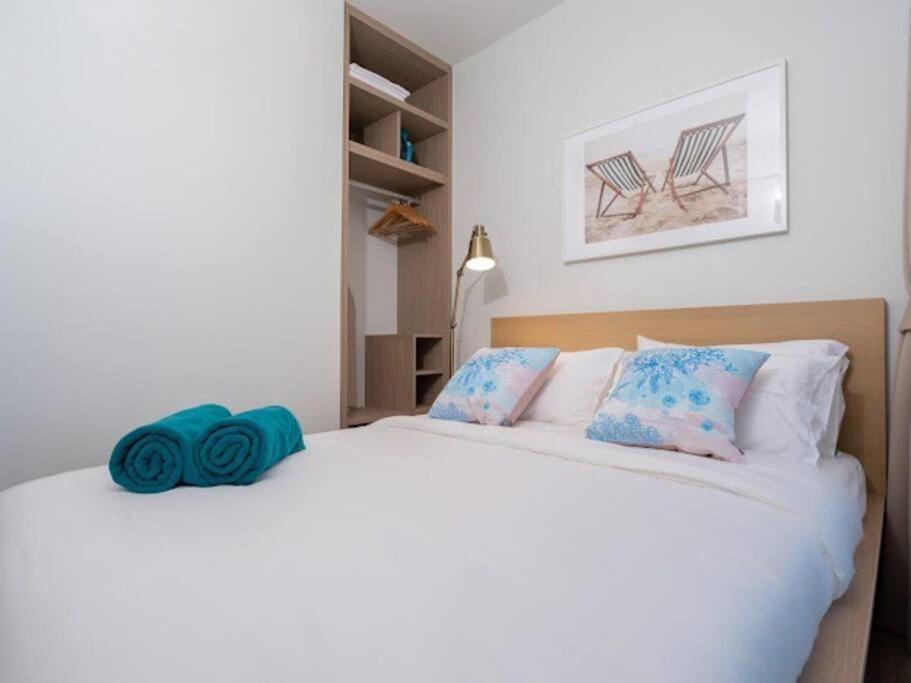 Apartment Bangtao , Laguna , 5 Minutes From The Bench, 2 Bedroom Phuket