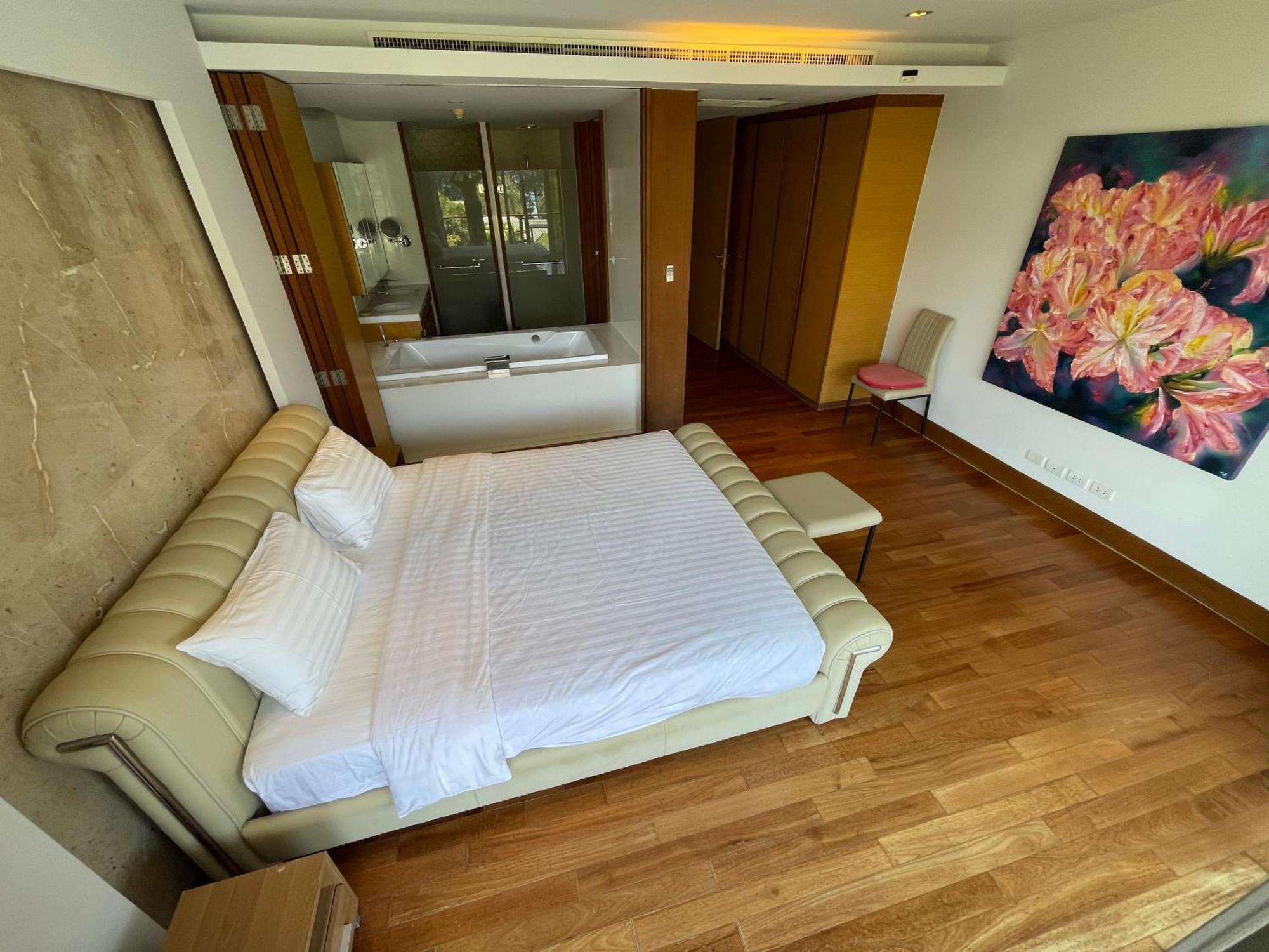 Pearl Of Naithon , 4 Bedroom Apartment