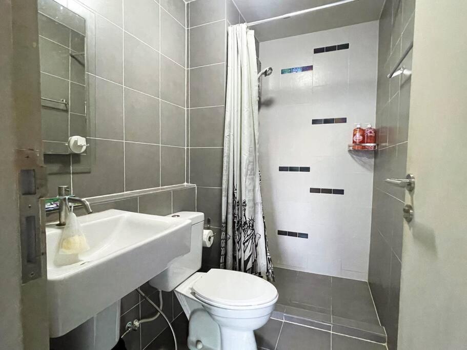 Kathu - Luxury Pool & Gym Apartment Phuket
