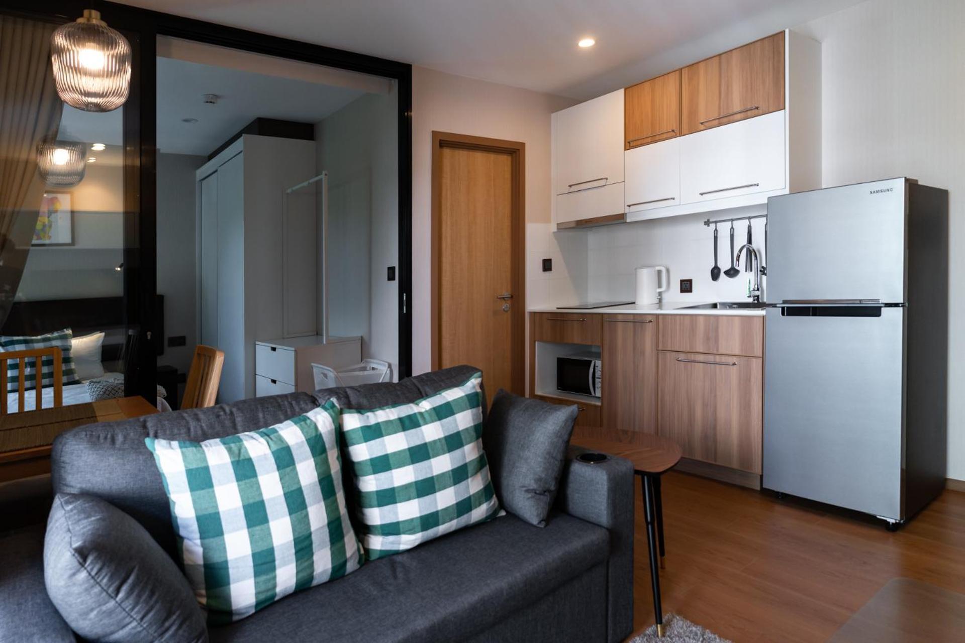 Apartment с рабочим столом X413 By Ibg