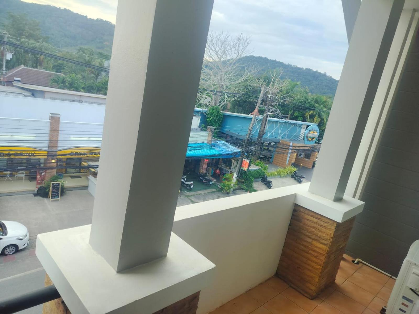 The Three Pyramids Apartment