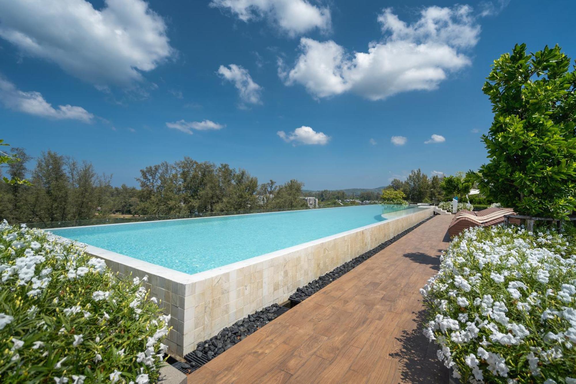 In Laguna , 600 Metres From The *