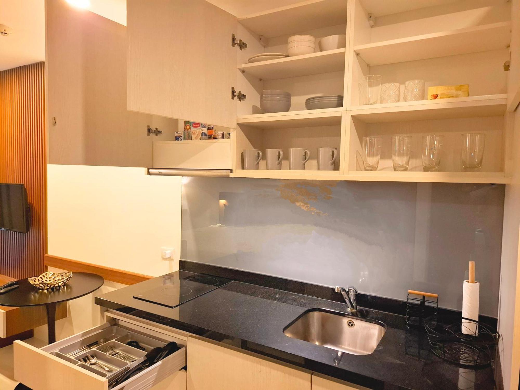Apartment 400m From Rawai Phuket