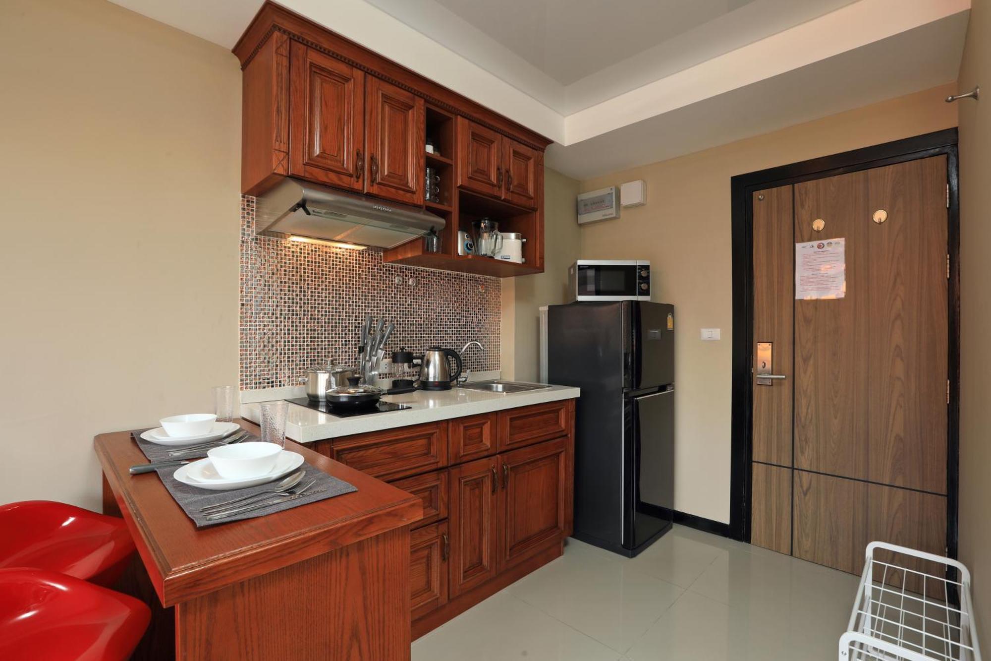 1bdr Naiharn By Capital Pro Phuket