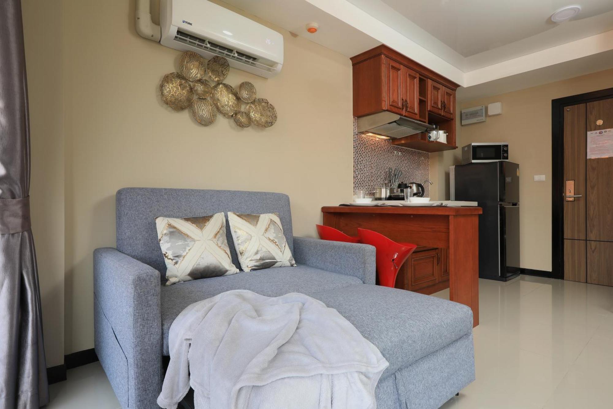 1bdr Naiharn By Capital Pro