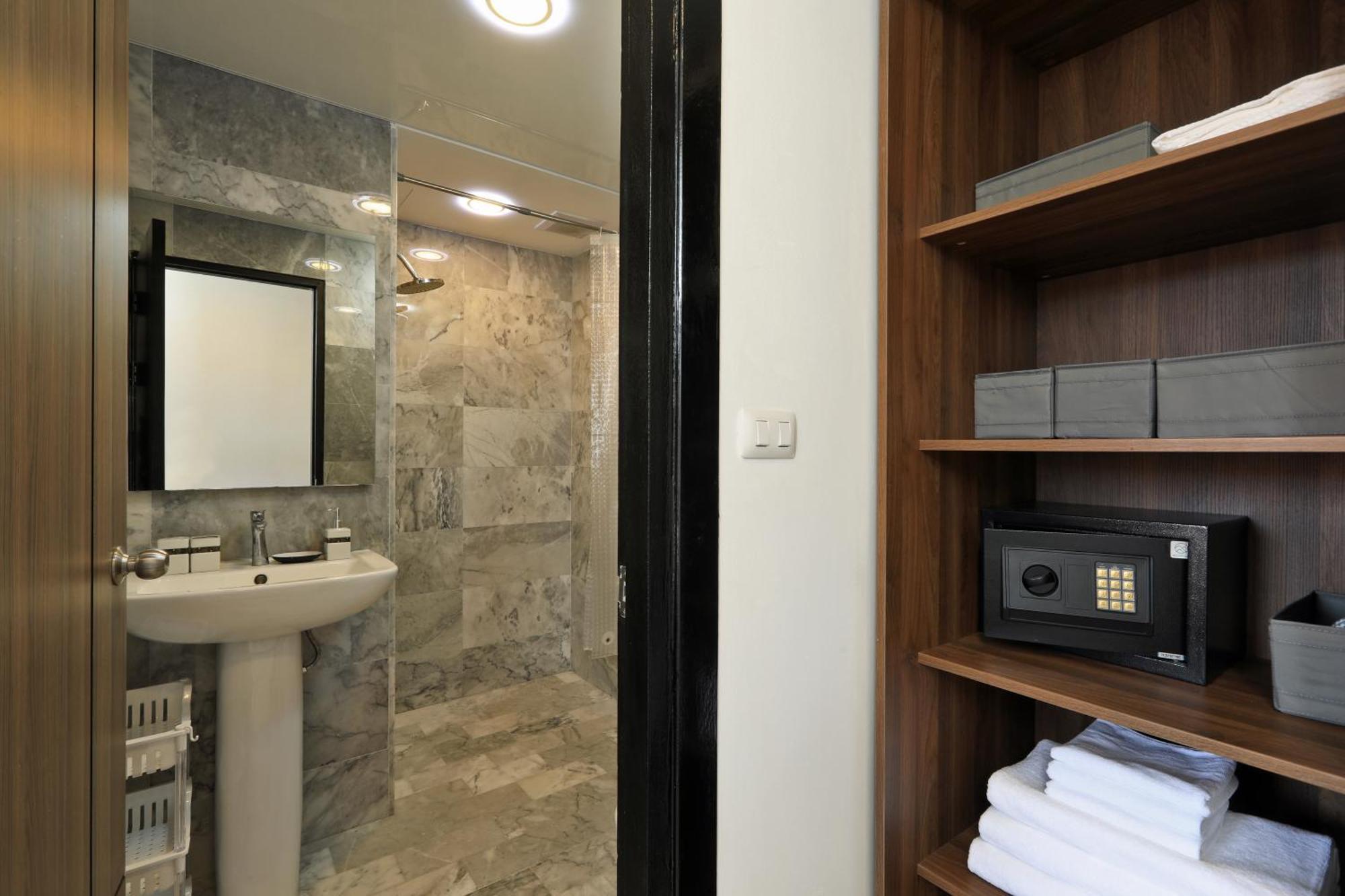 1bdr Naiharn By Capital Pro Apartment *
