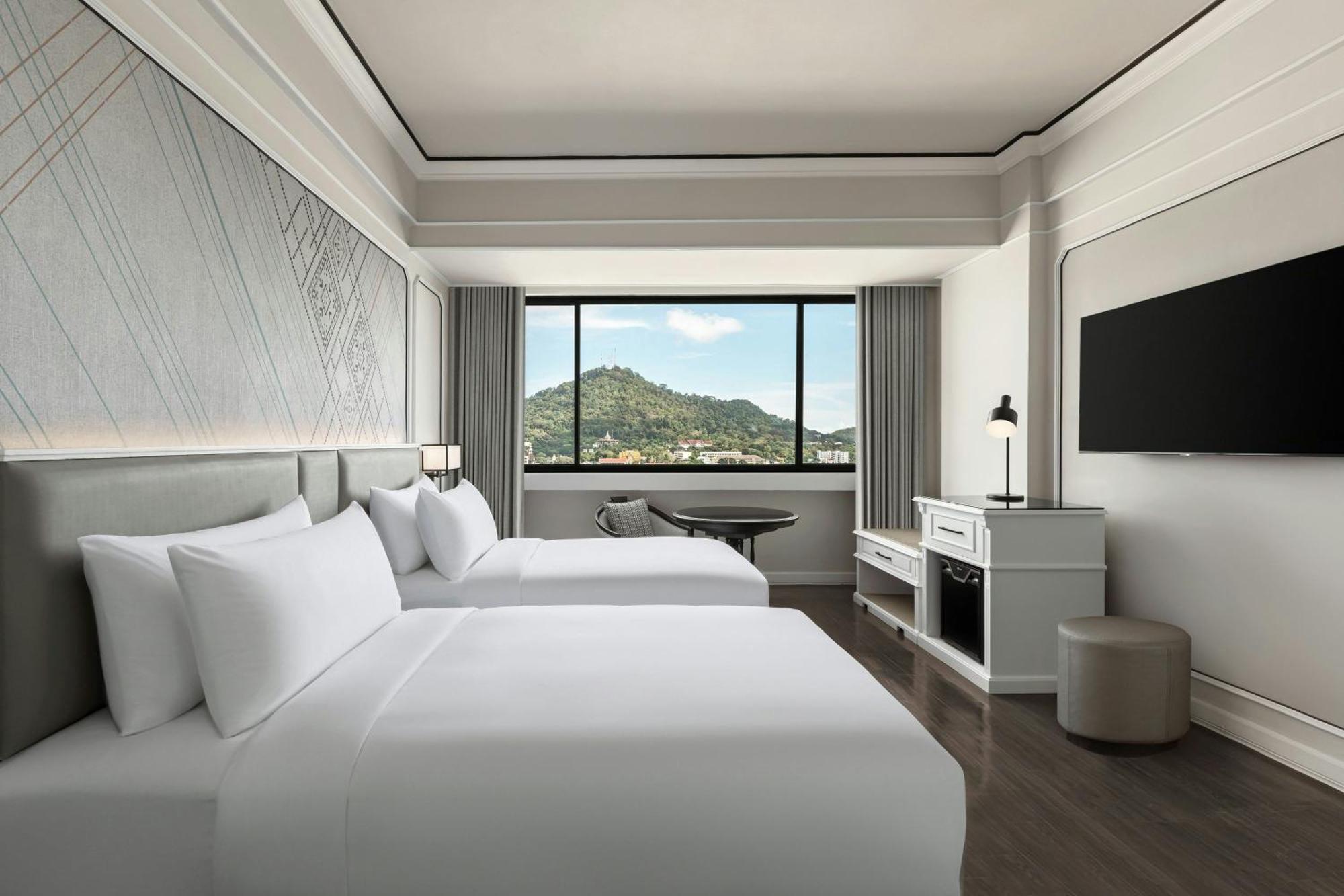 Courtyard By Marriott Town 4*