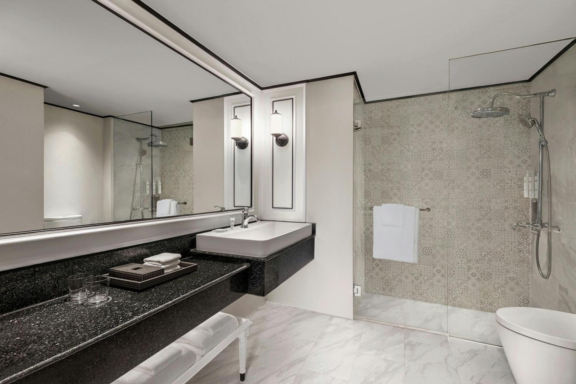 Courtyard By Marriott Town Hotel 4*