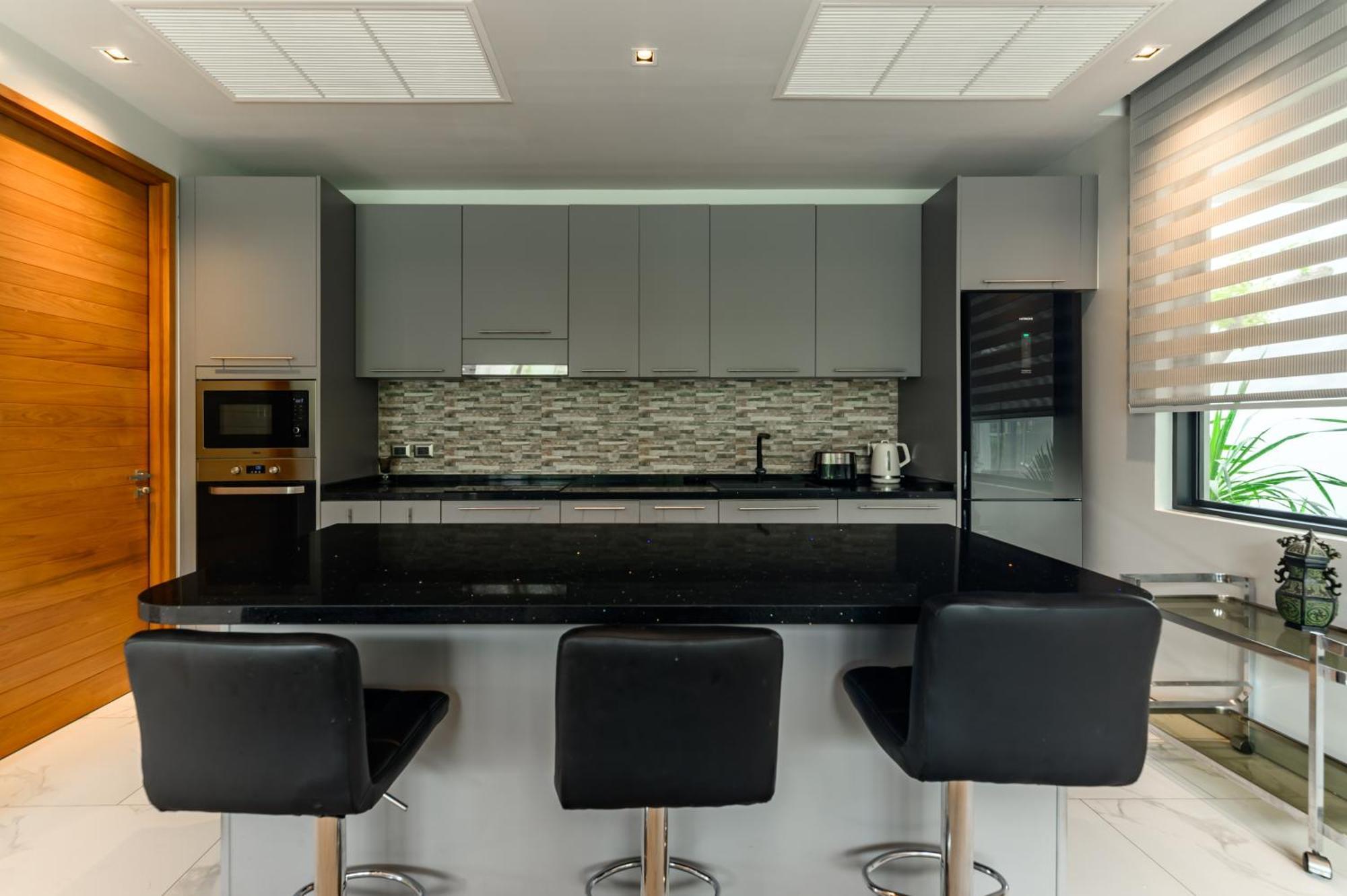 Botanica Modern Loft By Resava Villa