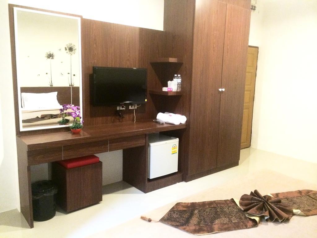 Phuthara Hostel Phuket