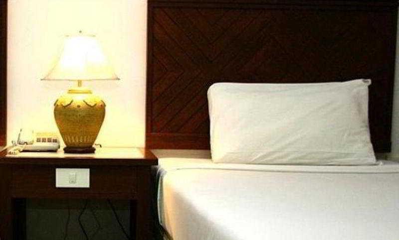 Hotel Rattana Mansion