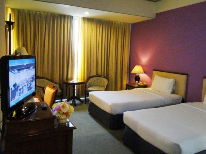 Courtyard By Marriott Town Hotel 4*