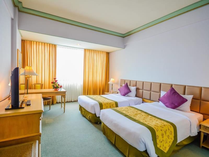 Courtyard By Marriott Town 4*