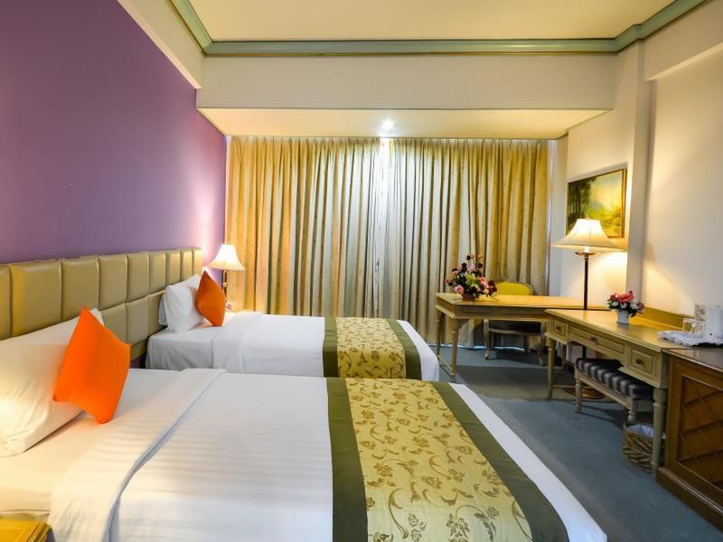 Courtyard By Marriott Town