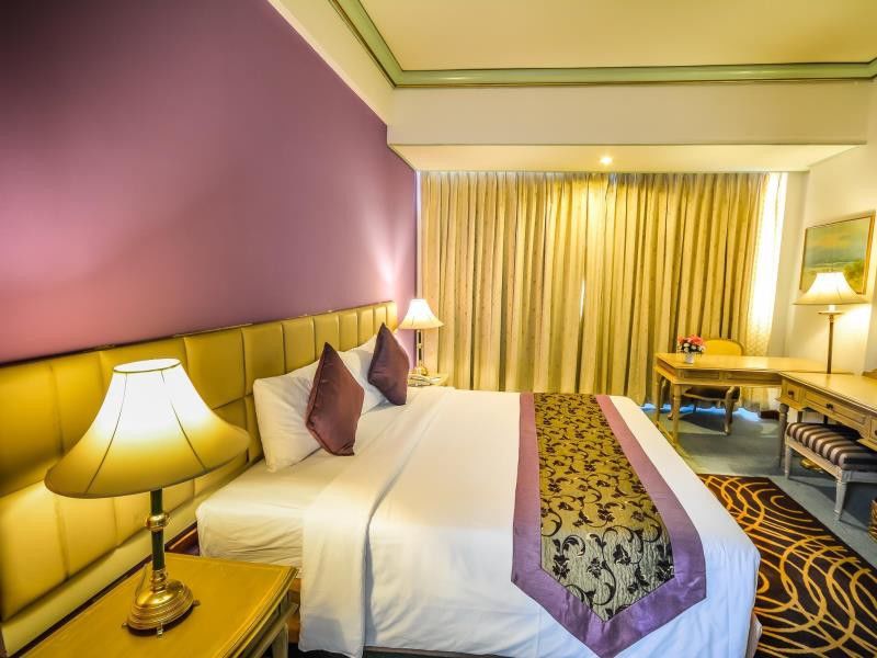 Courtyard By Marriott Town
