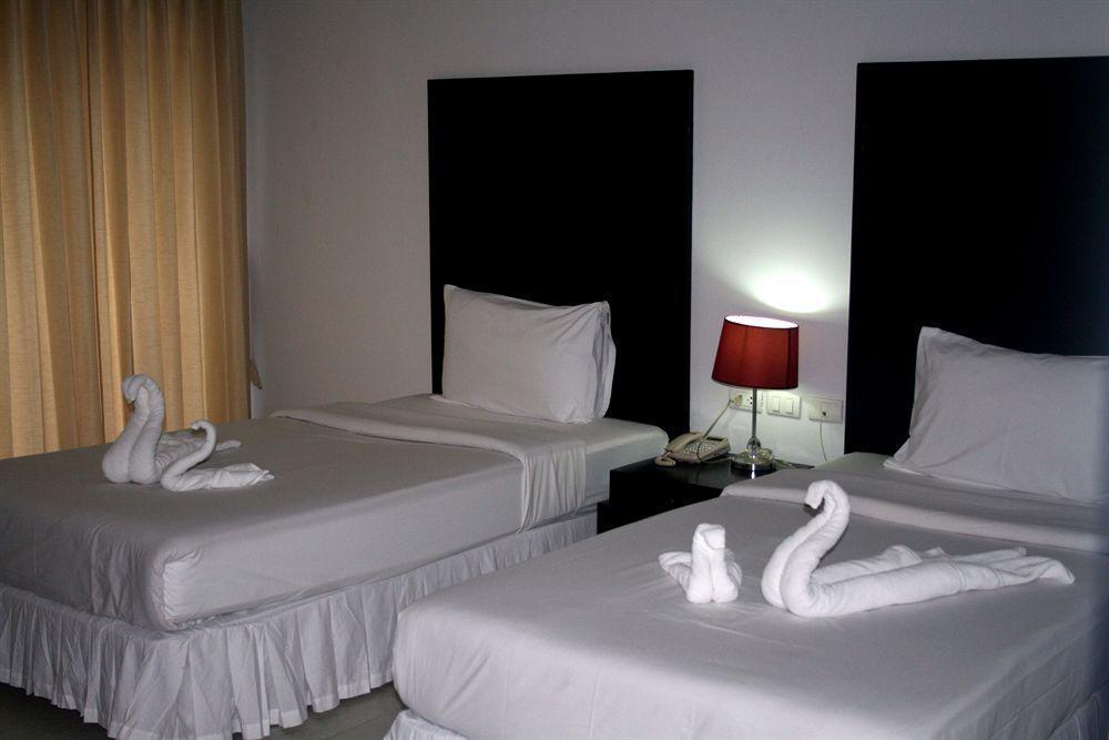 Noble House - 200 Meters Patong Guest house 3*