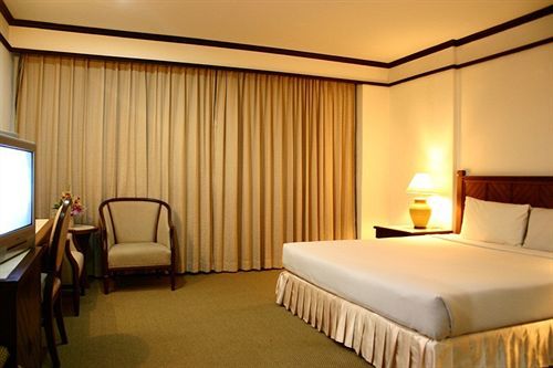 Rattana Mansion Hotel 2*