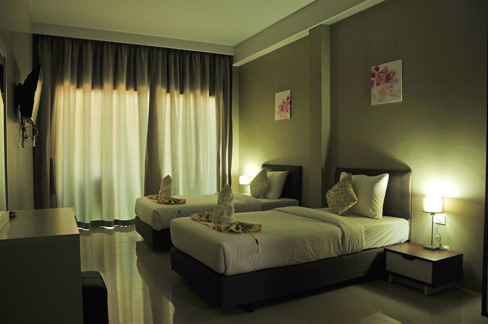 Hotel Am Surin Place - Sha Extra