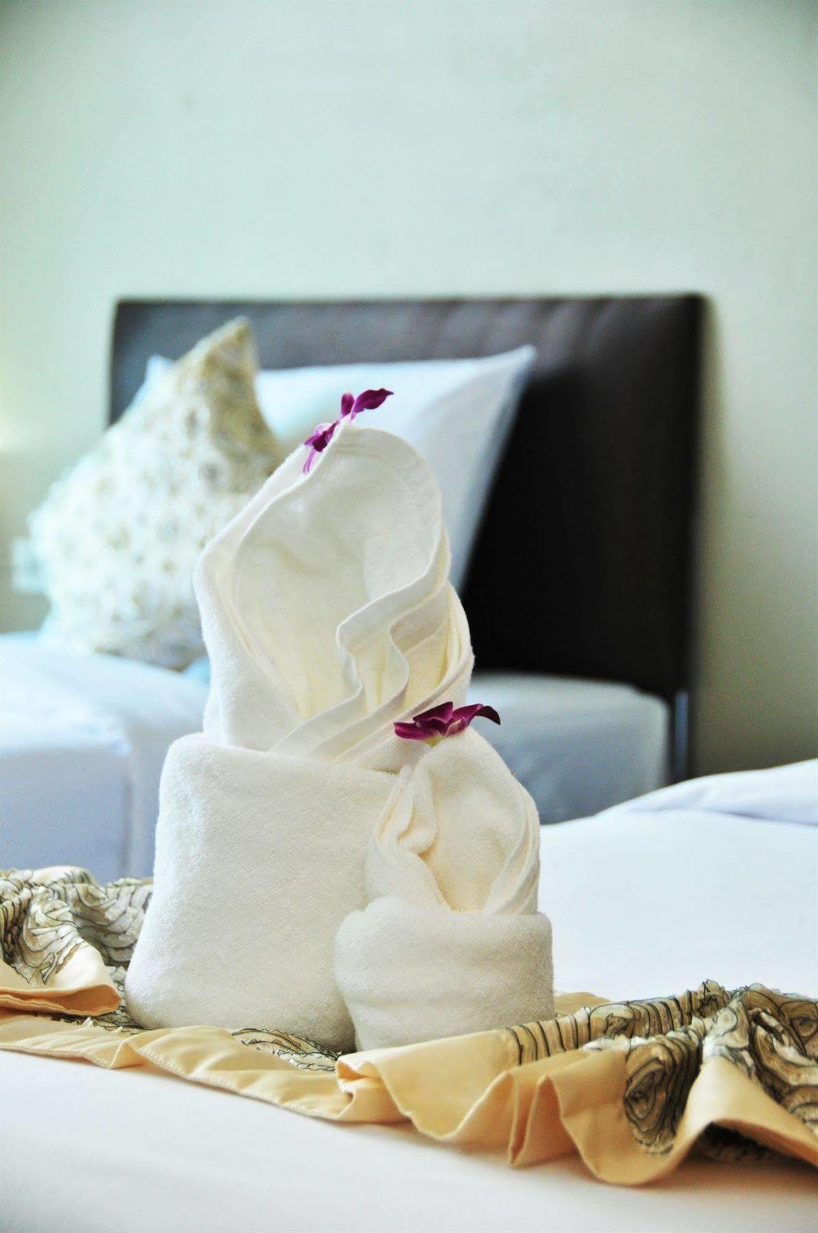 Am Surin Place - Sha Extra 3* Phuket