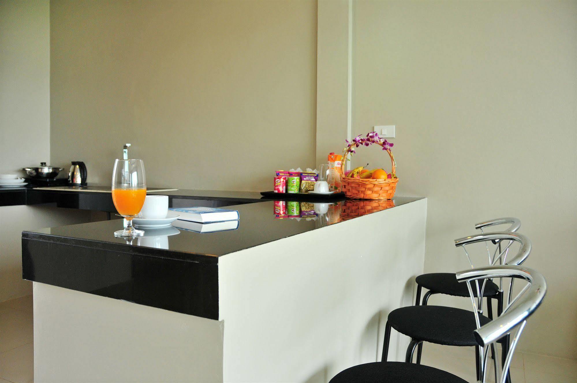 Hotel Am Surin Place - Sha Extra Phuket
