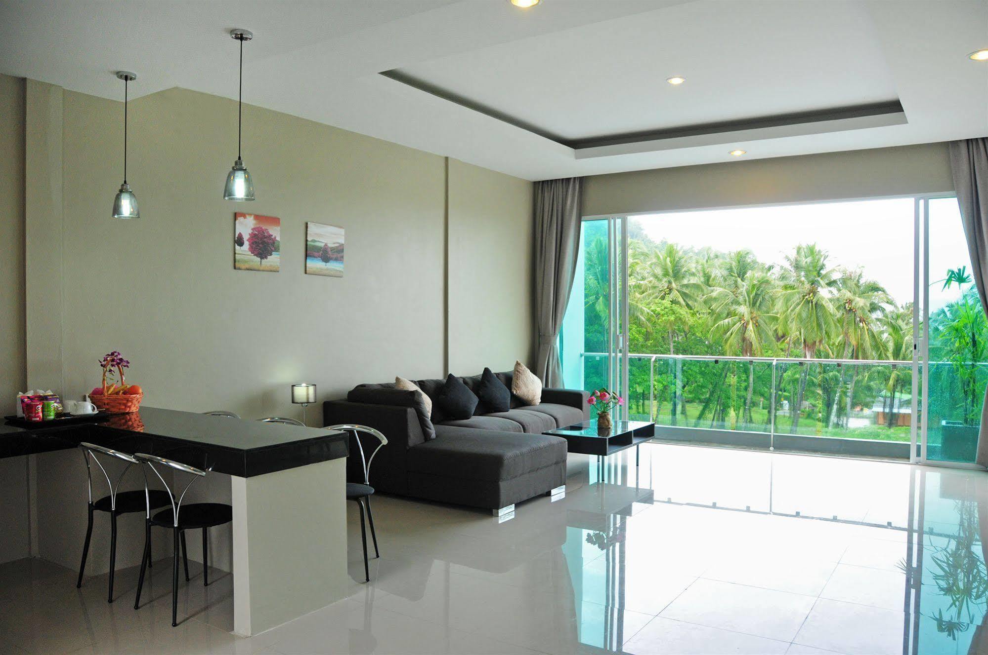 Am Surin Place - Sha Extra Hotel