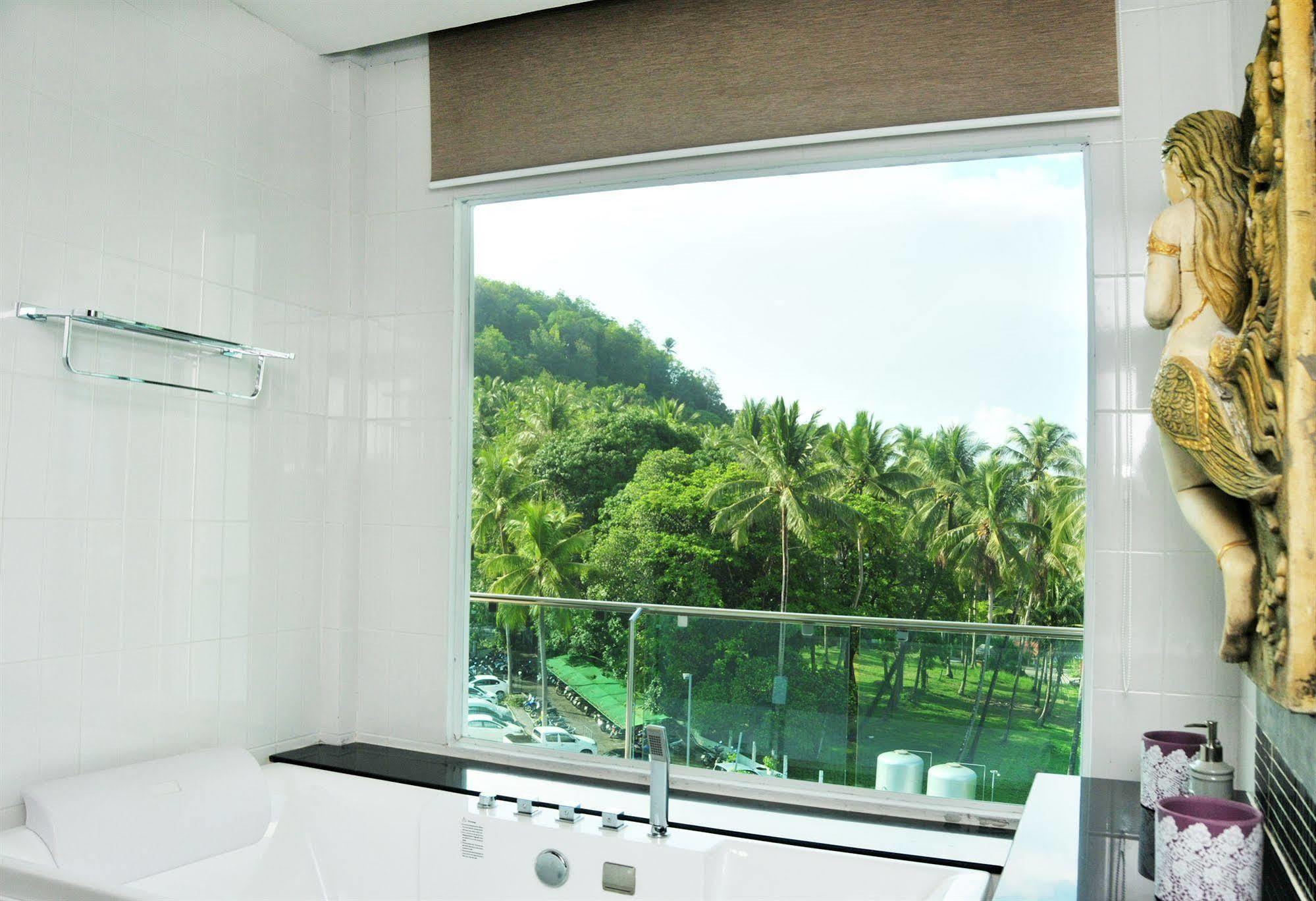 Am Surin Place - Sha Extra Phuket