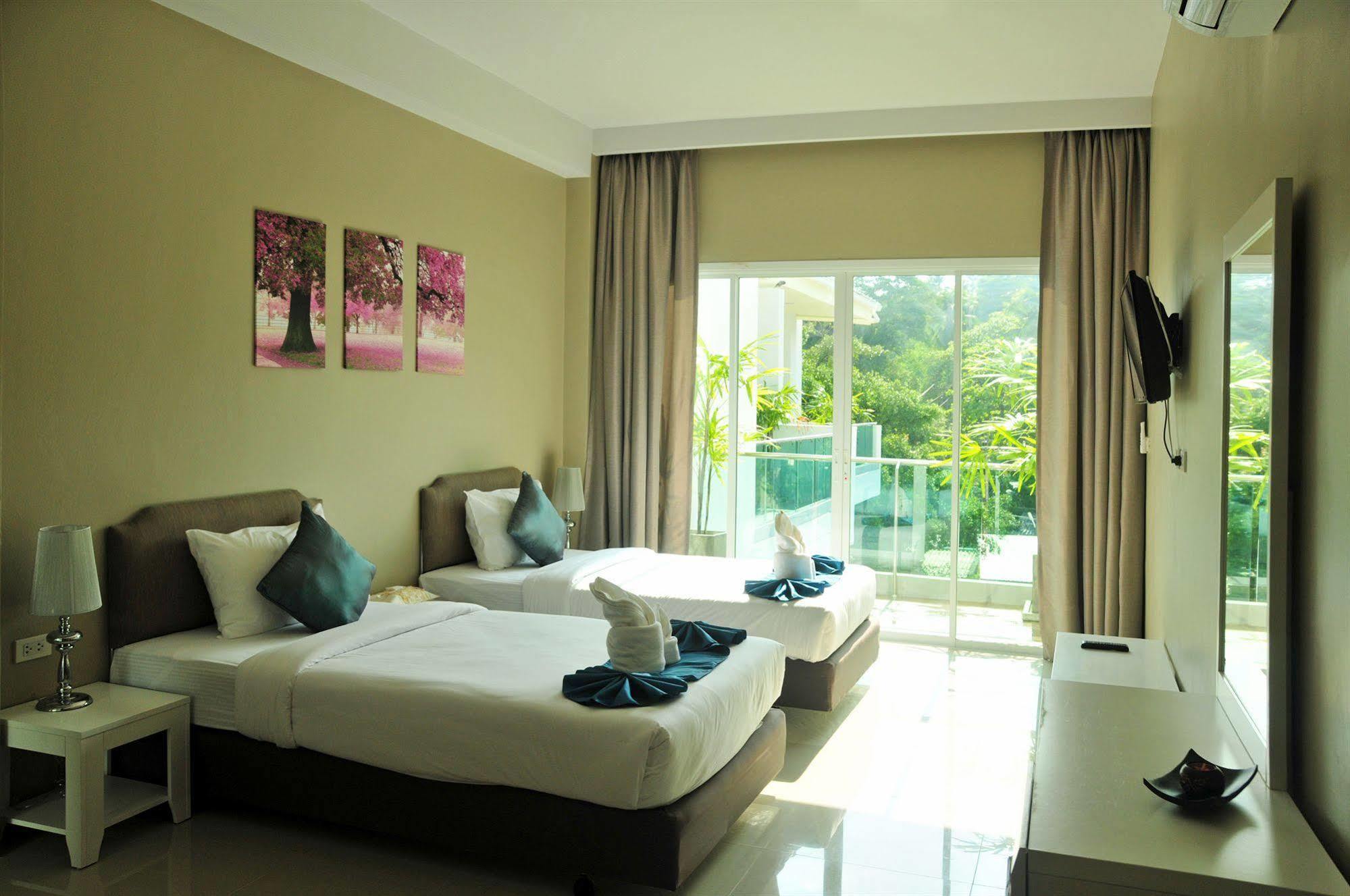 Hotel Am Surin Place - Sha Extra