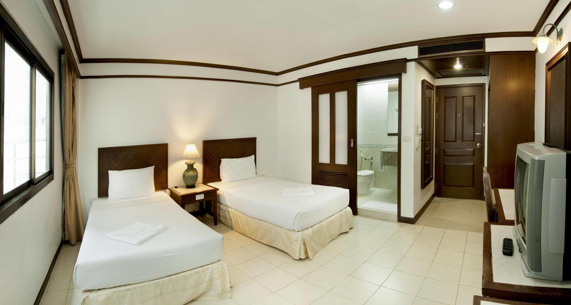 Rattana Mansion Hotel