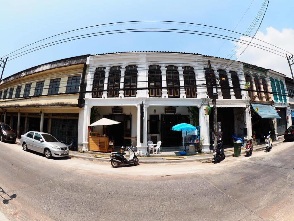 Chino Town Gallery Alley - Sha Phuket