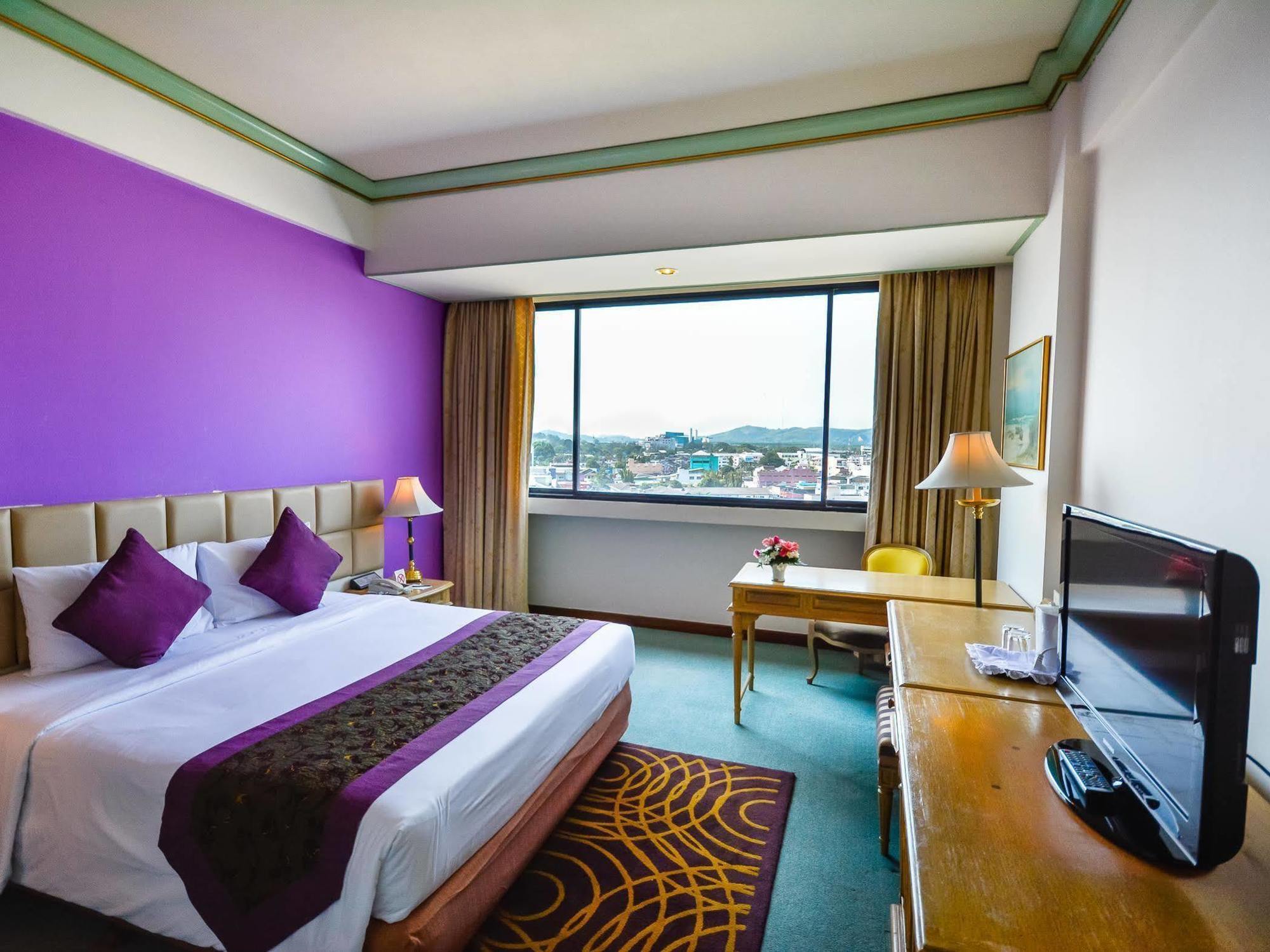Courtyard By Marriott Town Phuket