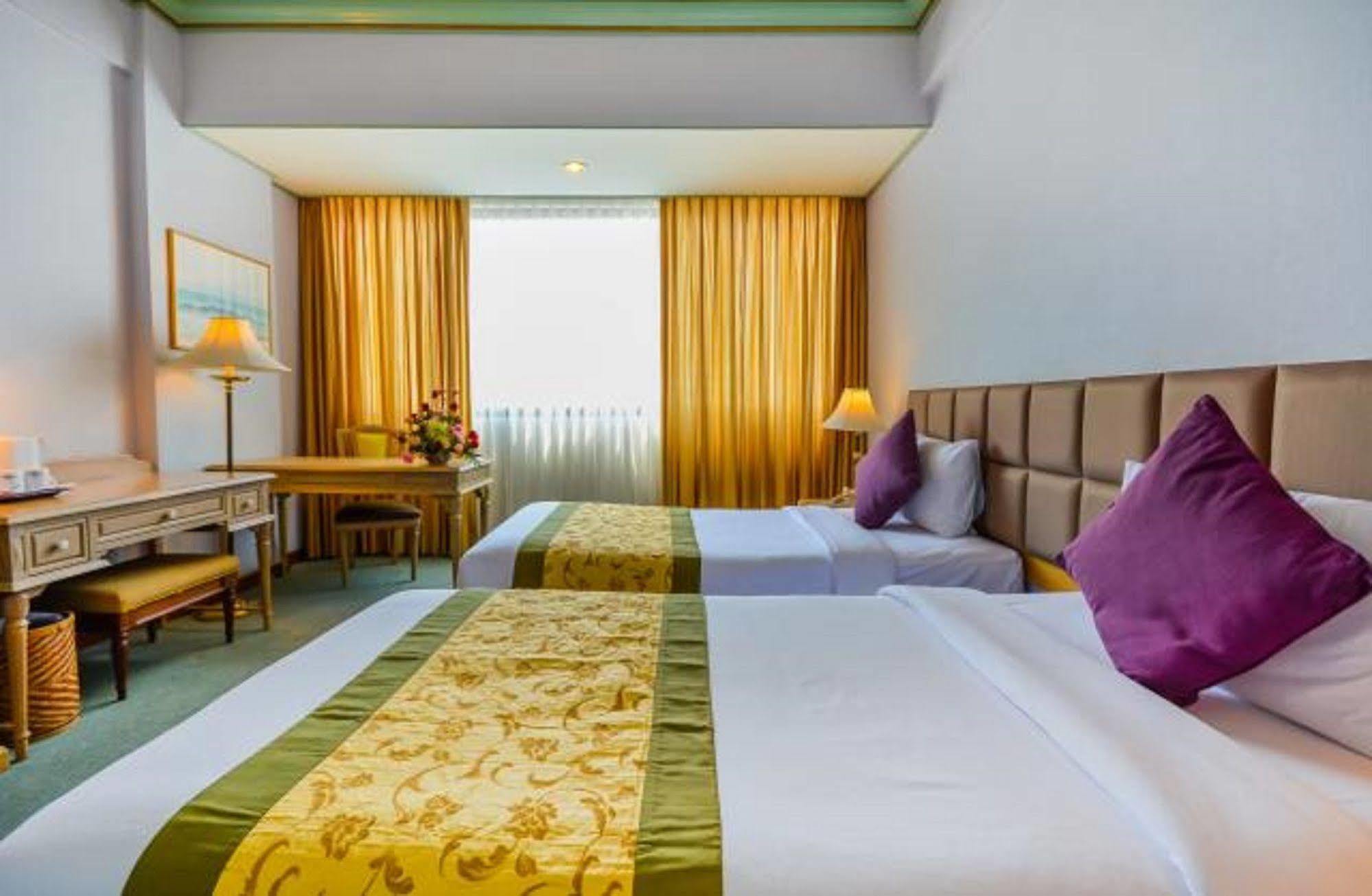 Courtyard By Marriott Town Phuket