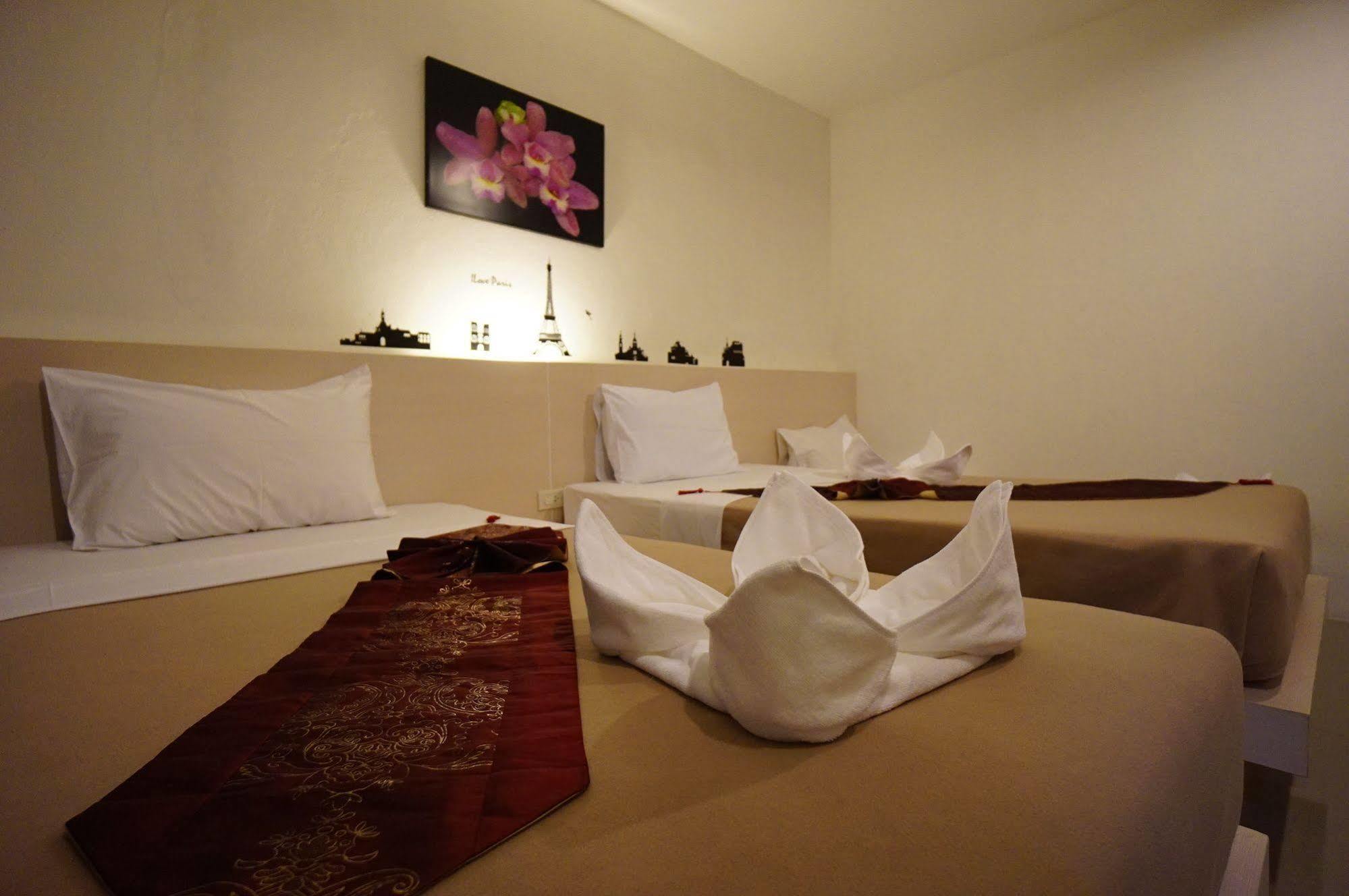Phuthara Hostel Phuket