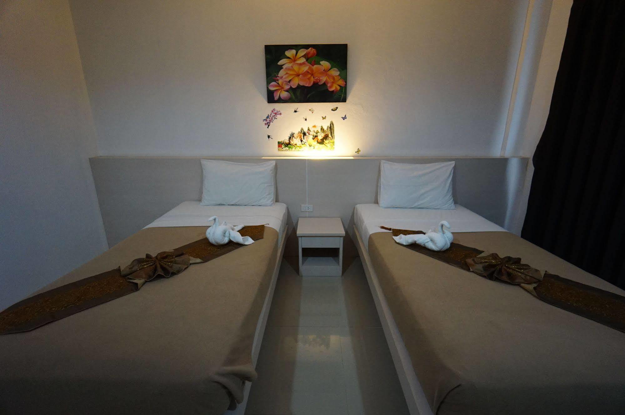 Hostel Phuthara Phuket