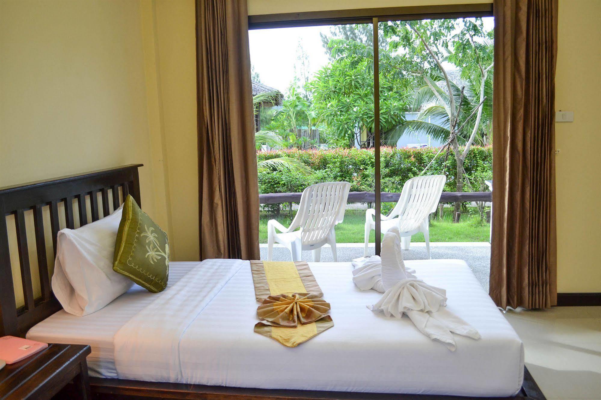 Resort The Laemhin Lagoon