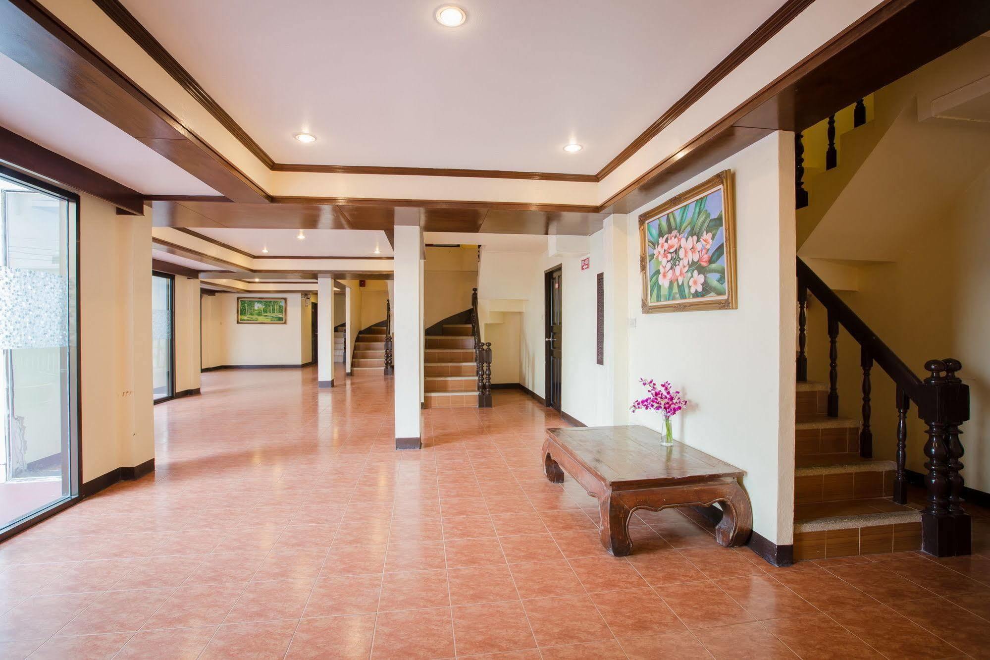 Hotel Patong Swiss Front