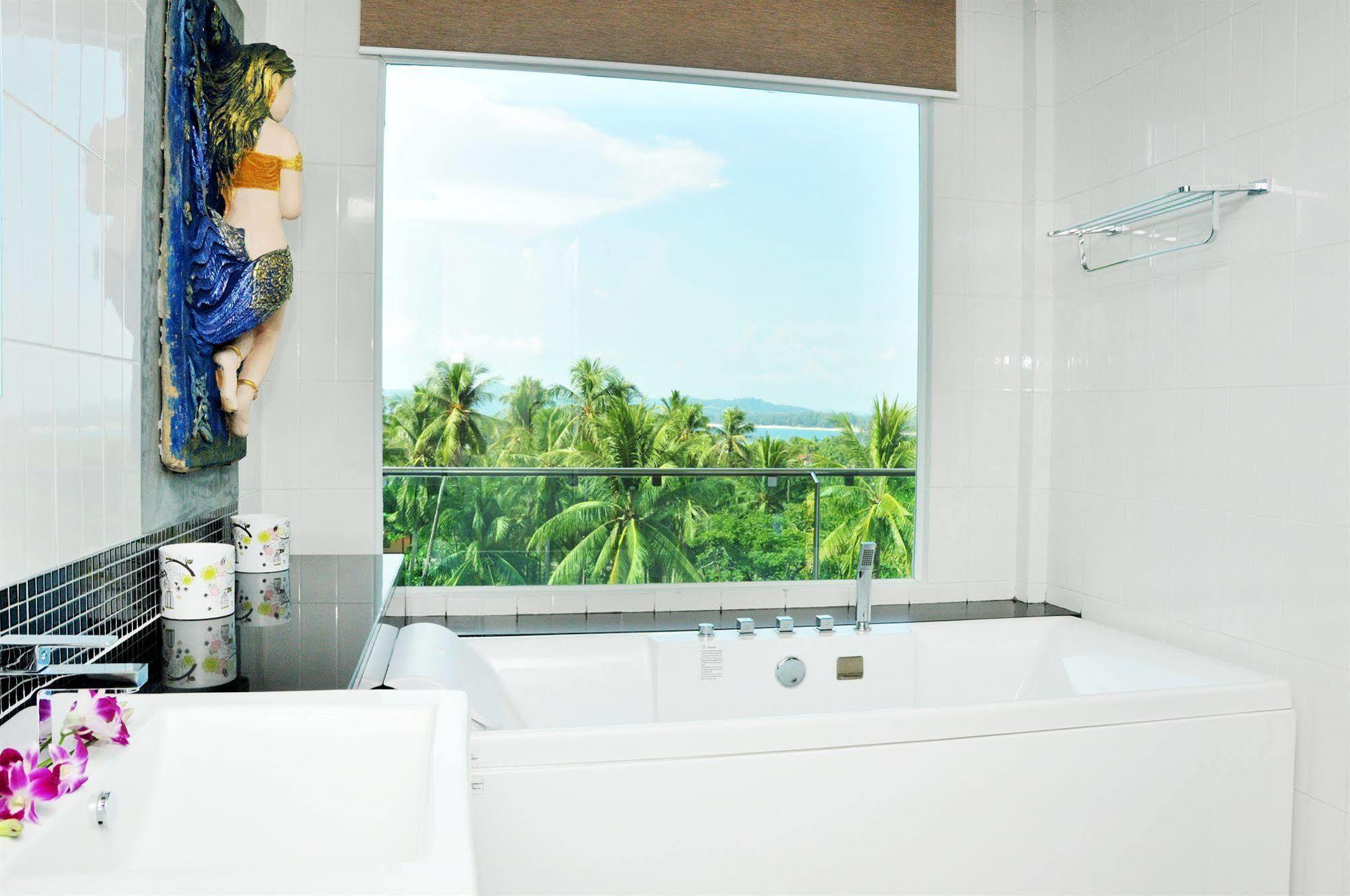 Hotel Am Surin Place - Sha Extra 3*