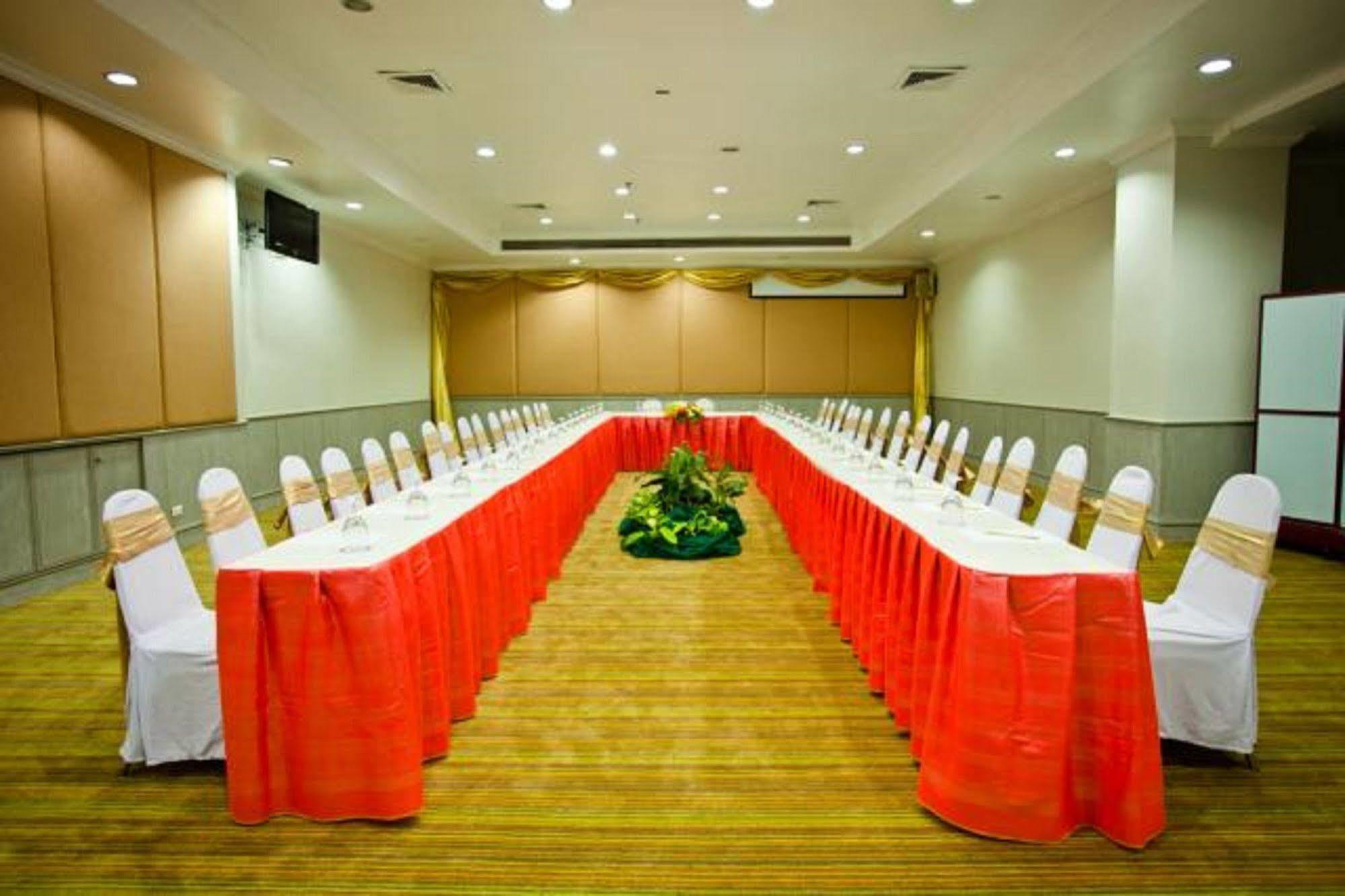 Courtyard By Marriott Town Hotel Phuket