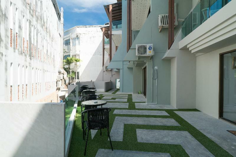 Patong Swiss Front 3* Phuket